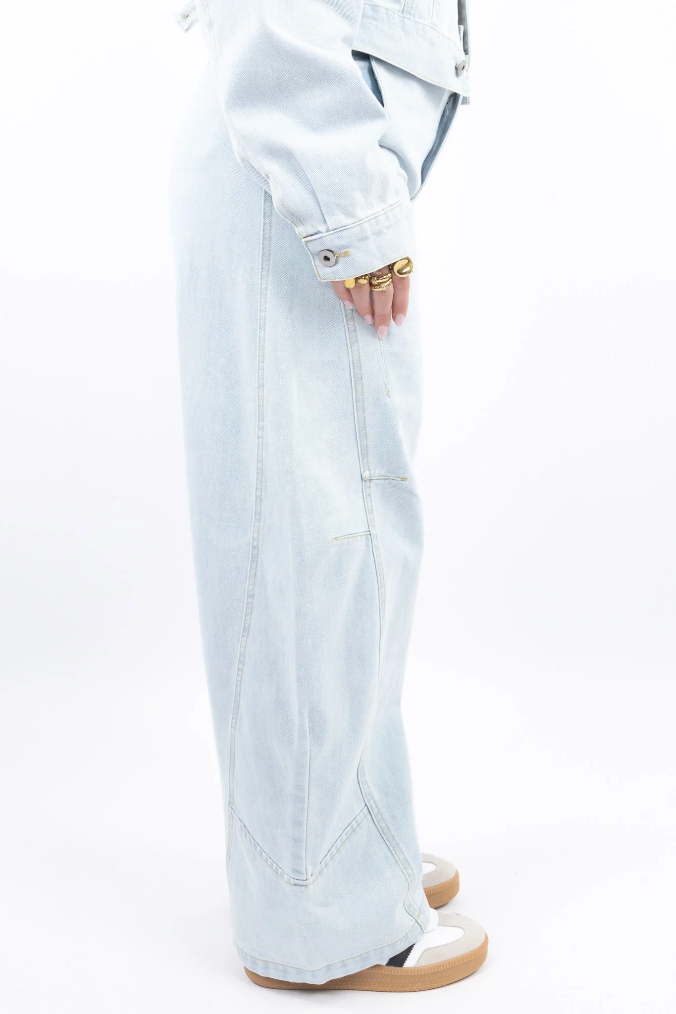 Light Wash Balloon Jeans - Image 5