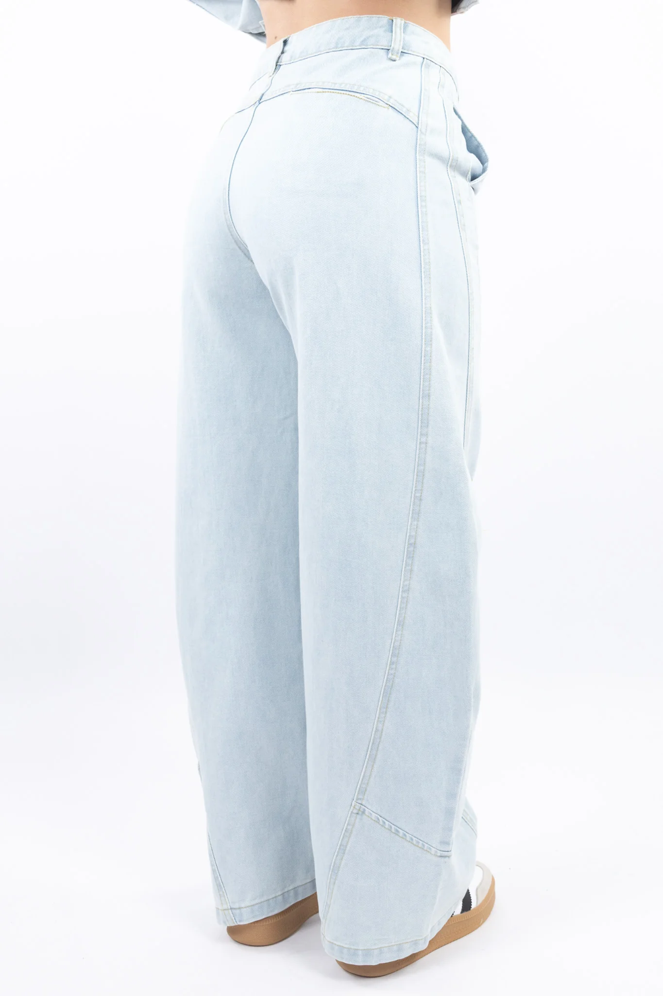 Light Wash Balloon Jeans - Image 7