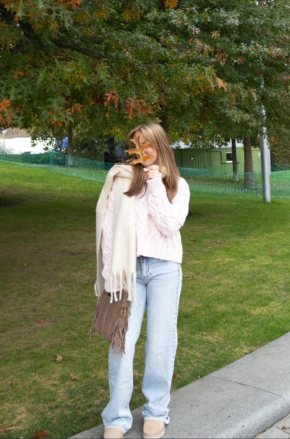 Mid Rise Classic Jeans - Image 3