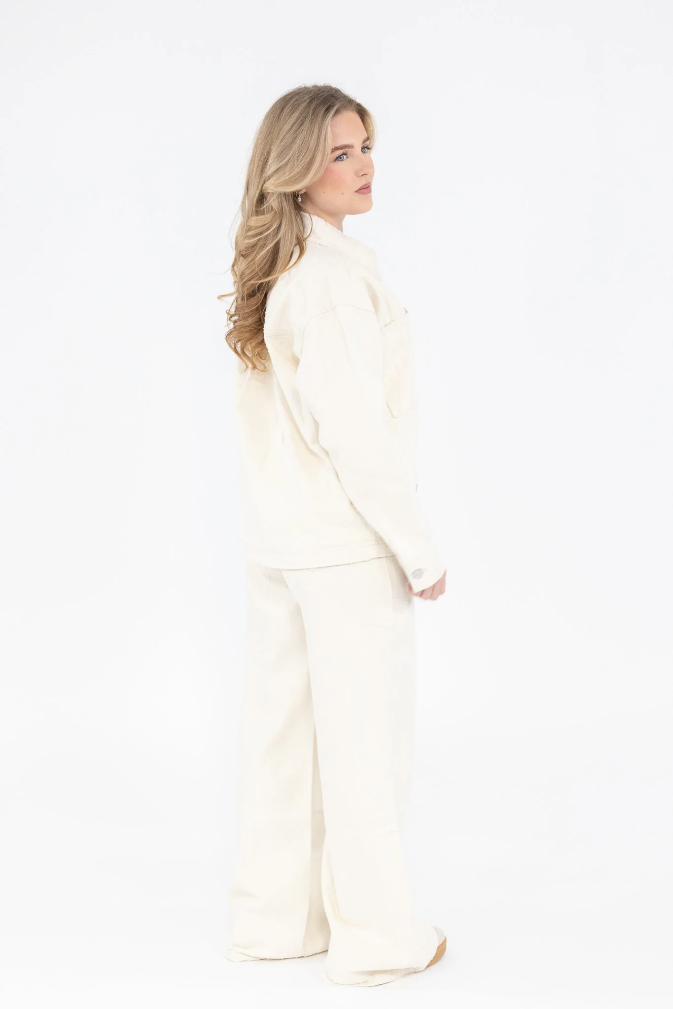 Stitch Detail Wide Leg Jeans - Image 4